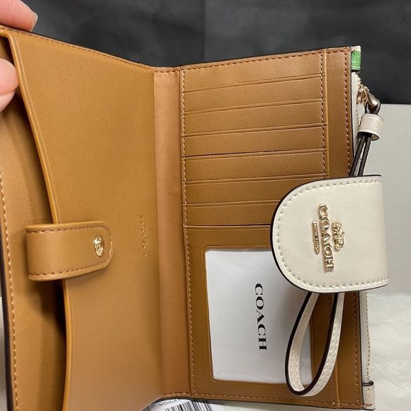 Coach Apple Print Tech Wallet With Apple Print - Picture 6 of 8